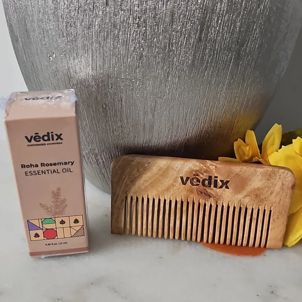 Vēdix Roha Rosemary Essential Oil & Comb - Picture 6 of 9